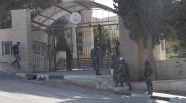 الاحتلال يبعد طالبتين جامعيتين عن منطقة أبو ديس شرق القدس