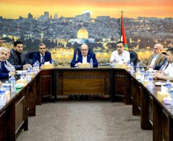 الاجتماع الأخير لرئيس العمل الحكومي عصام الدعليس برؤساء بلديات القطاع