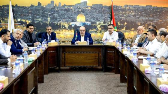 الاجتماع الأخير لرئيس العمل الحكومي عصام الدعليس برؤساء بلديات القطاع