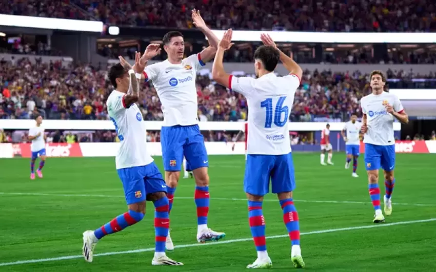 برشلونة يعرض أحد لاعبيه على مانشستر يونايتد